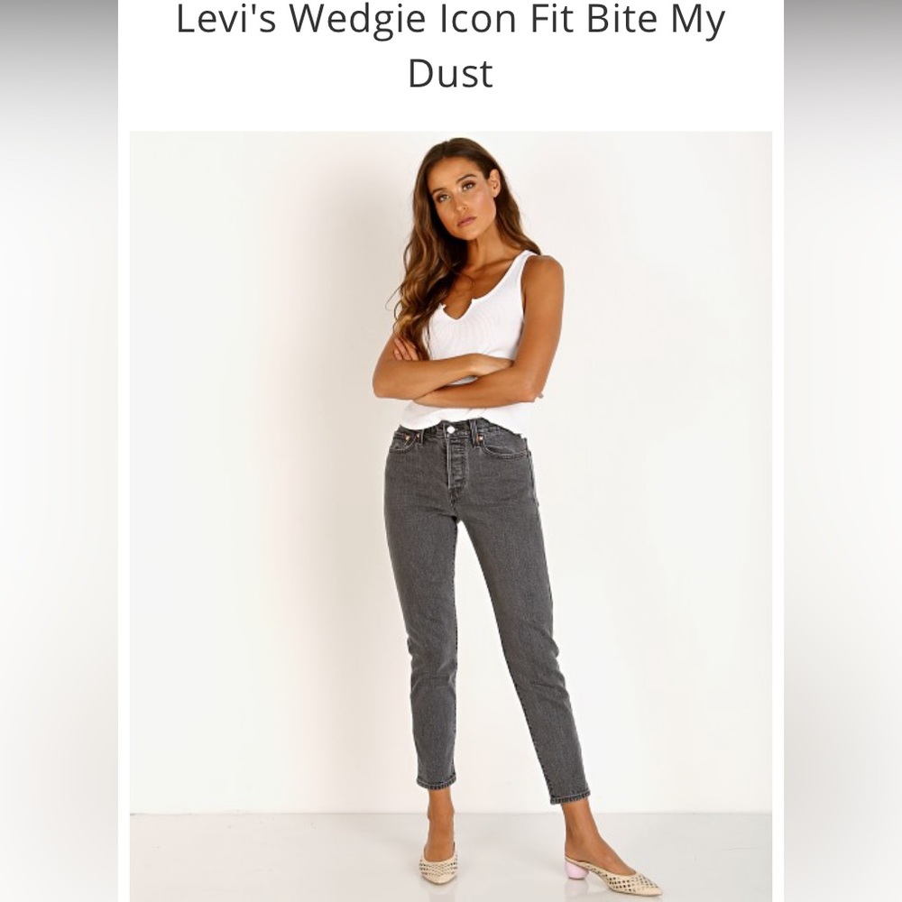 Levi’s Wedgie Icon Fit  size 29